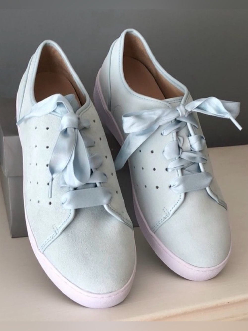 NIB • Vionic Splendid Keke Suede Lace-up Sneakers in Mist • W7.5 • 2 Sets Laces!